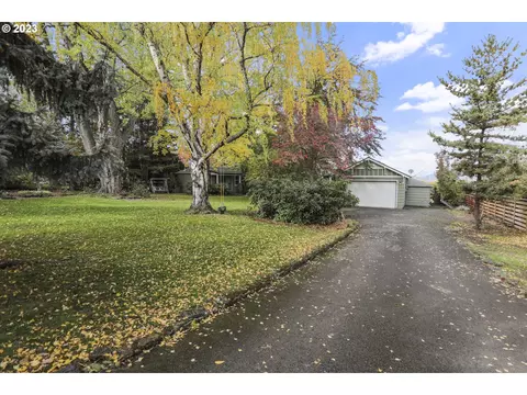 1720 Sherman Ave, Hood River, OR 97031