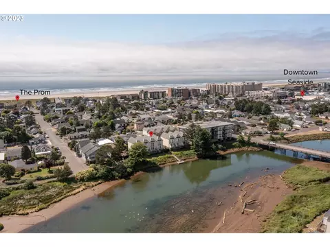 787 S Edgewood St, Seaside, OR 97138