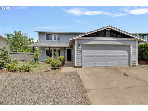 1743 W Lincoln St, Woodburn, OR 97071