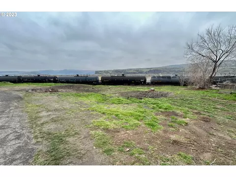 101 Railroad Avenue #E, Wishram, WA 98673