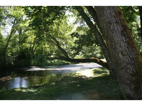 3191 Upper Cow Creek Rd, Azalea, OR 97410