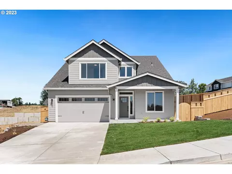 621 W 9th St, La Center, WA 98629