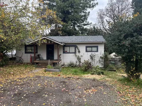 369 5th St, Lake Oswego, OR 97034