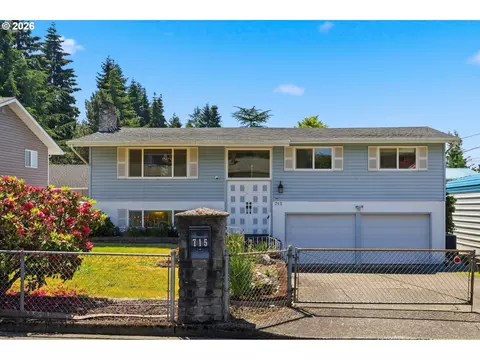 715 NW 76th St, Vancouver, WA 98665