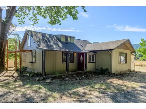40702 Potter Creek Ln, Springfield, OR 97478