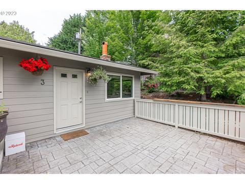 2529 SW Spring Garden St #3, Portland, OR 97219