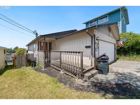 260 N Cammann St, Coos Bay, OR 97420