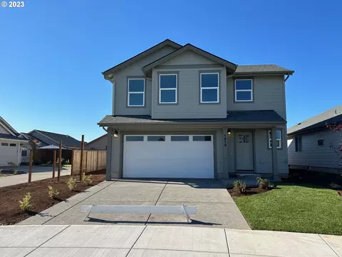 1819 SE Blueberry St #32, Dallas, OR 97338