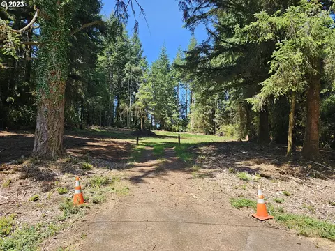 5193 Boy Scout Rd, Florence, OR 97439