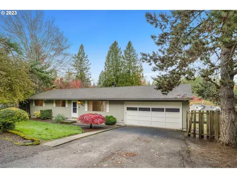3953 SW Kanan Dr, Portland, OR 97221