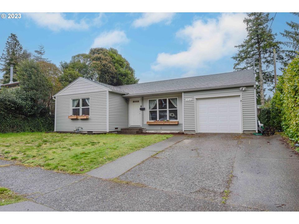 1745 Cottonwood Ave, Coos Bay, OR 97420 32 Photos MLS 23463694 Movoto