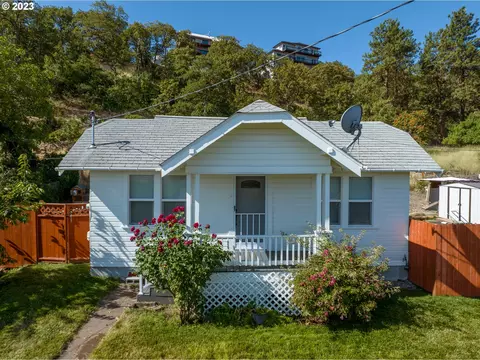 326 E 14th St, The Dalles, OR 97058