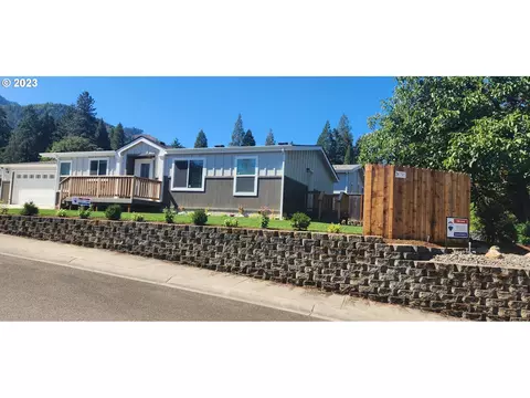 115 Wild Creek Way, Canyonville, OR 97417