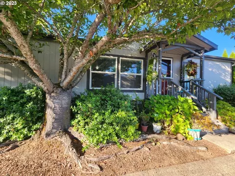 23077 SW Main St #28, Sherwood, OR 97140