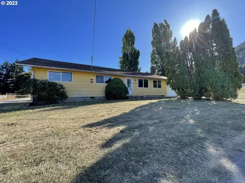 321 W Date St, Powers, OR 97466