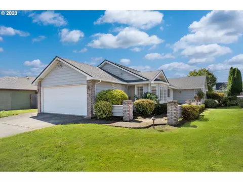 575 SE 7th Pl, Canby, OR 97013
