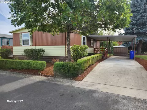 900 NE Francis Ave #33, Gresham, OR 97030