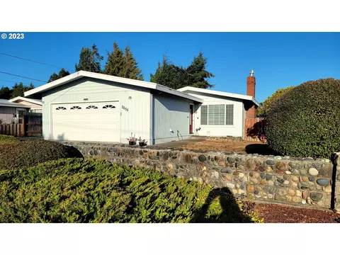 2655 Oak St, North Bend, OR 97459