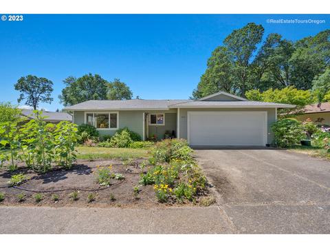 3714 E Coffey Ln, Newberg, OR 97132