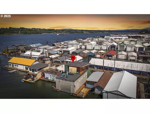 2901 NE Marine Dr #C-23, Portland, OR 97211