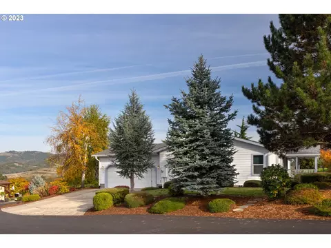 205 Highland Vista Ln, Roseburg, OR 97471