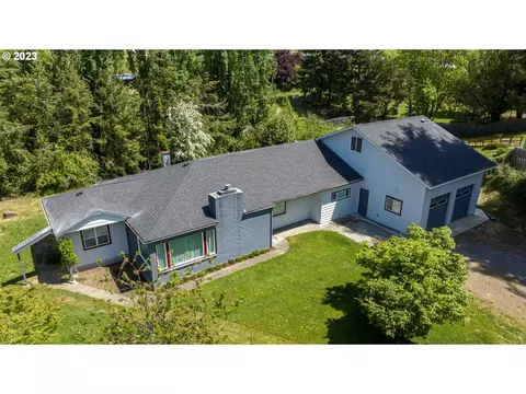 1700 Bothwick St, Myrtle Point, OR 97458