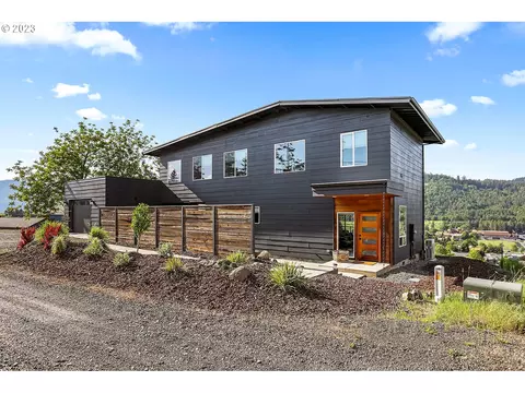 460 NW Spring St, White Salmon, WA 98672