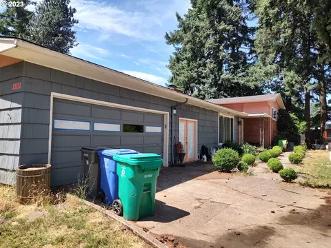 13151 SE Salmon St, Portland, OR 97233