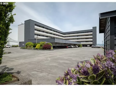 1 3rd St #209, Astoria, OR 97103