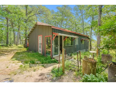 202 Lyle-snowden Rd, Lyle, WA 98635
