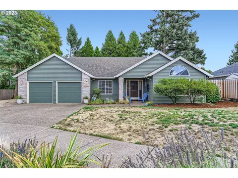 19198 Captains Ct, Oregon City, OR 97045
