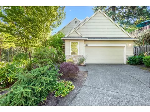 7522 SW 64th Pl, Portland, OR 97219