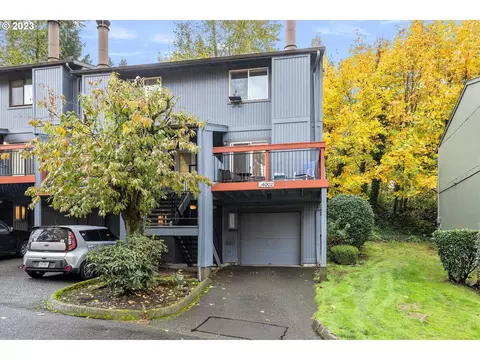 24002 NE Treehill Dr, Wood Village, OR 97060