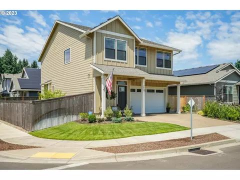 2889 4th St, Hubbard, OR 97032