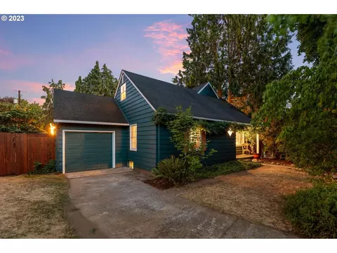 713 NW 41st St, Vancouver, WA 98660