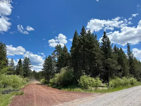 16335 Fisher Ln, Bend, OR 97707
