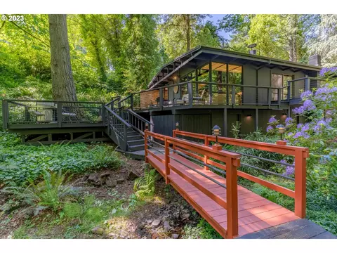 4670 Croisan Creek Rd S, Salem, OR 97302