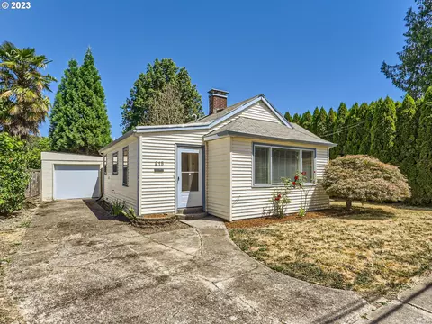 215 NE Grant St, Hillsboro, OR 97124