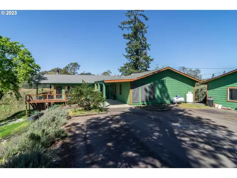 450 Woodland Dr, Winston, OR 97496