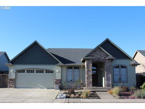 1186 S 41st St, Springfield, OR 97478