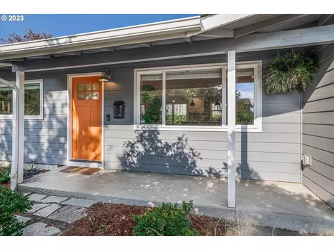 7255 SW Bel Aire Dr, Beaverton, OR 97008