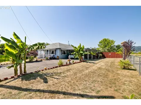 4610 Long St, Sweet Home, OR 97386