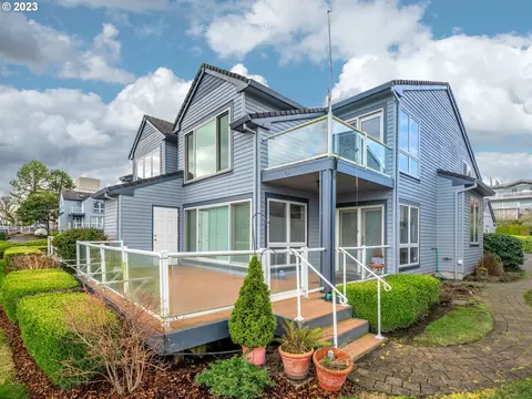 184 S River St #C, Saint Helens, OR 97051