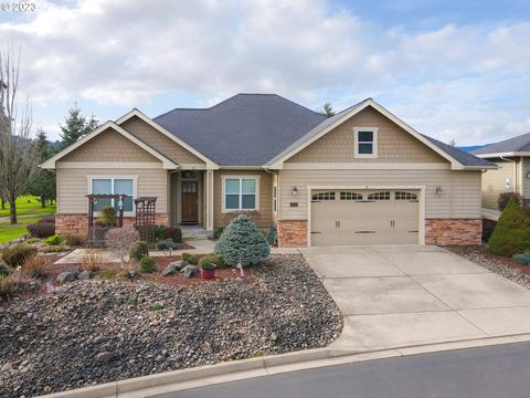 403 Fairway Estates Dr, Sutherlin, OR 97479