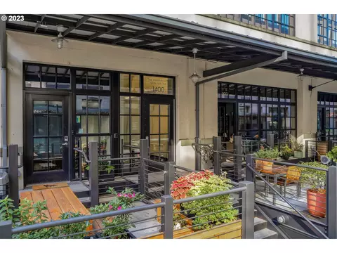 1400 NW Irving St #428, Portland, OR 97209