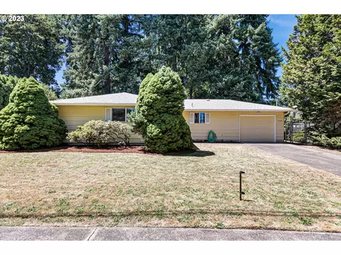 1744 Quaker St, Eugene, OR 97402