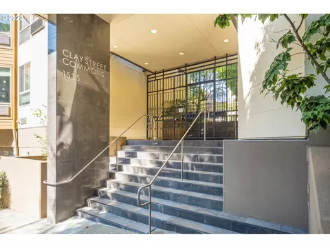 1535 SW Clay St #102, Portland, OR 97201