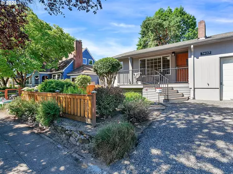 7407 SE 20th Ave, Portland, OR 97202