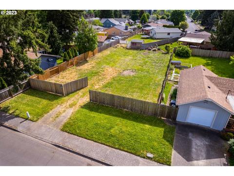 S 35th St, Springfield, OR 97478