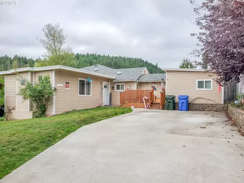 143 E Fifth Ave, Sutherlin, OR 97479